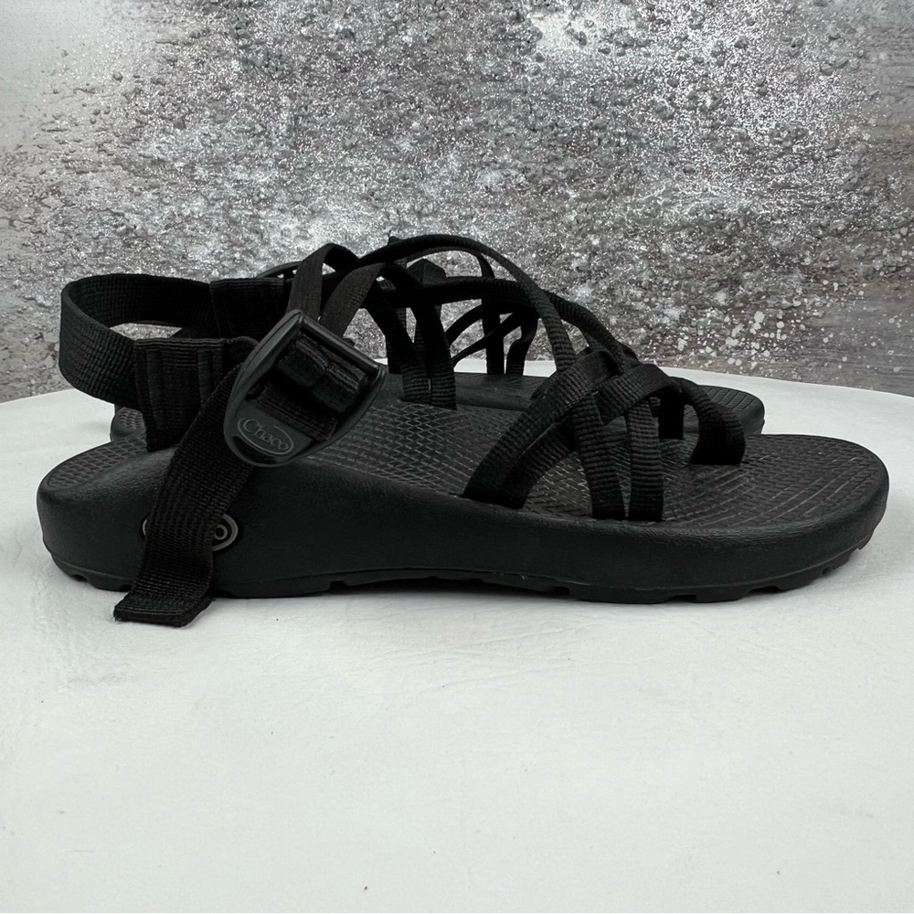 531 Chaco Black Strappy Sandals 8